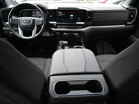 Used 2025 GMC Sierra 1500 Elevation image 3