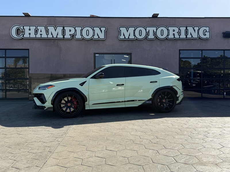 Used 2024 Lamborghini Urus Performante AWD/4WD image 1