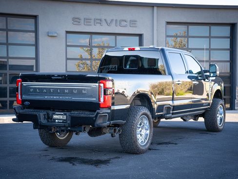 Used 2023 Ford F350 Platinum AWD/4WD image 7