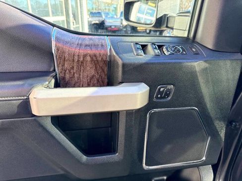 Used 2019 Ford F250 Lariat w/ Lariat Ultimate Package AWD/4WD image 17