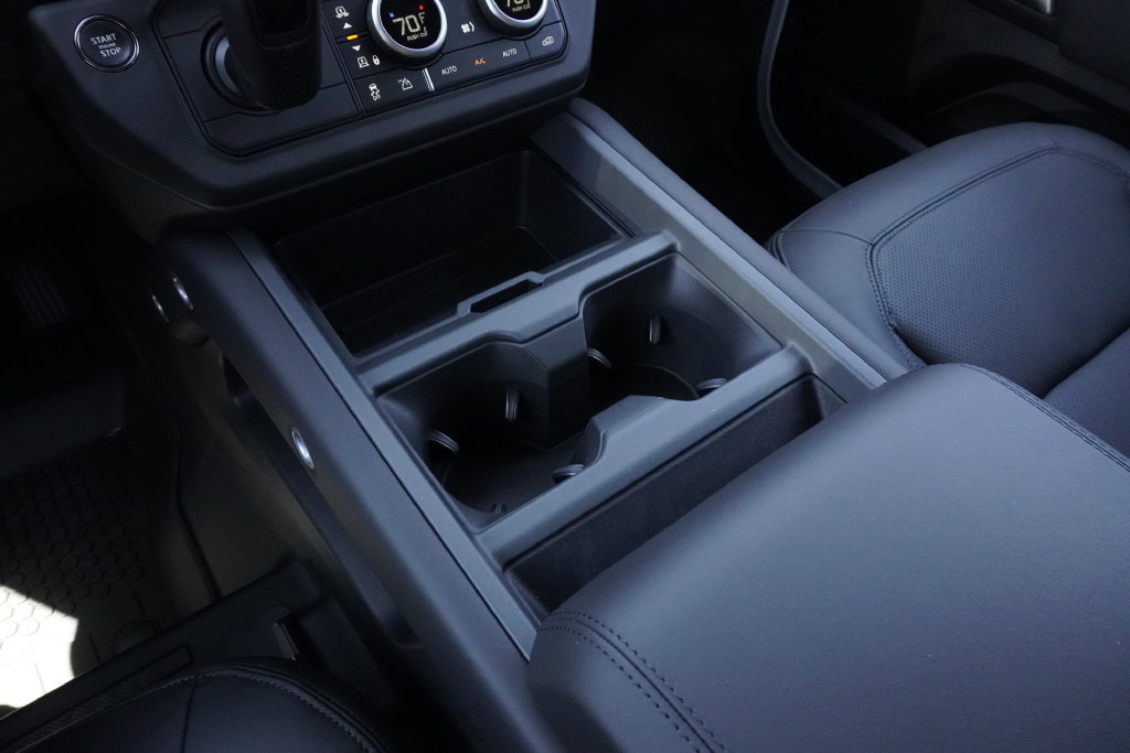 New 2026 Land Rover Defender 110 X-Dynamic SE AWD/4WD image 11