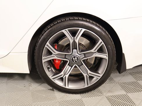 Used 2020 Kia Stinger GT1 RWD image 19