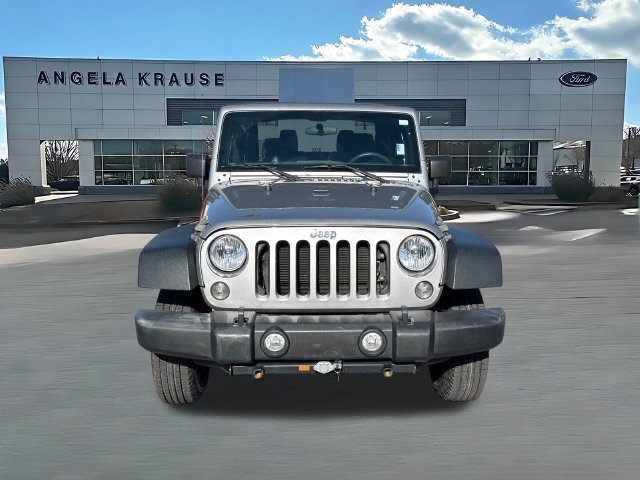 Used 2016 Jeep Wrangler Sport w/ Connectivity Group AWD/4WD image 2
