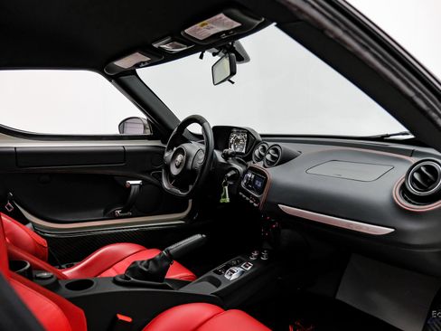 Used 2015 Alfa Romeo 4C Coupe w/ Leather Interior Group RWD image 41