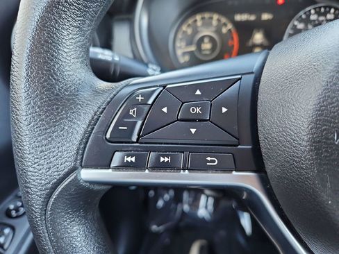 Used 2024 Nissan Kicks SV image 11