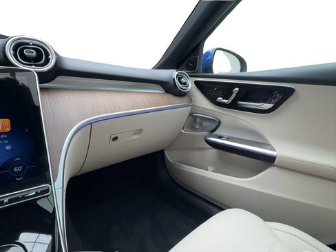 Used 2025 Mercedes-Benz C 300 Sedan image 43