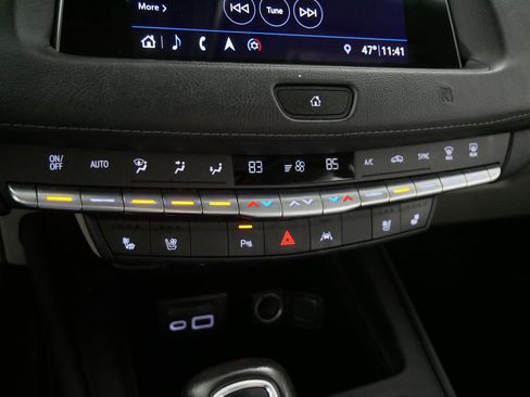 Used 2019 Cadillac XT4 Premium Luxury image 23