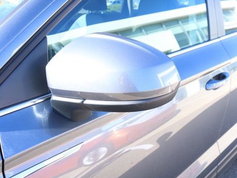 Used 2022 Volkswagen Taos SE image 12