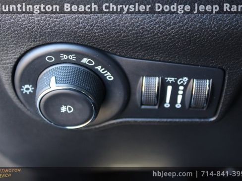 Used 2022 Jeep Compass Latitude image 20