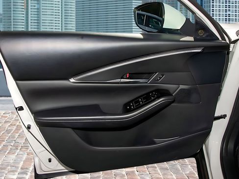 Used 2025 MAZDA CX-30 AWD 2.5 S w/ Preferred Package image 14