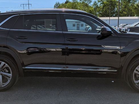 Used 2024 Volkswagen Atlas Cross Sport SEL R-Line AWD/4WD image 5