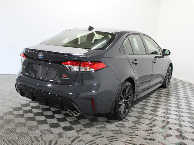Certified 2025 Toyota Corolla SE w/ SE Premium Package FWD image 6