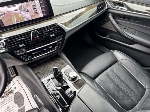 Certified 2022 BMW M550i xDrive w/ Executive Package image 28