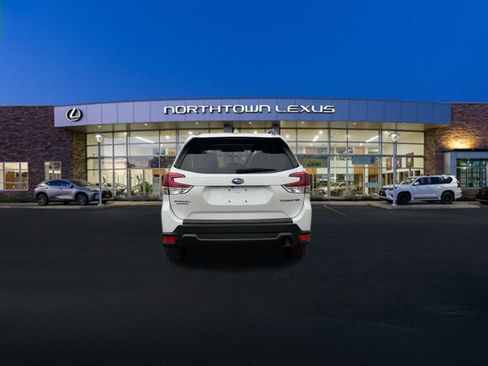 Used 2021 Subaru Forester Premium image 21