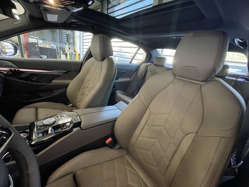 Used 2026 BMW i5 eDrive40 image 8