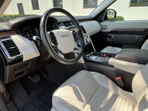 Used 2019 Land Rover Discovery HSE AWD/4WD image 17