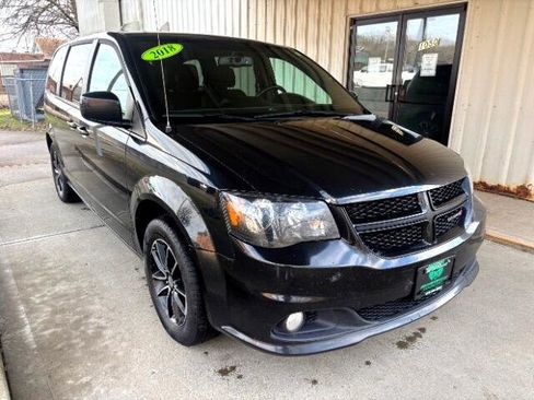 Used 2018 Dodge Grand Caravan SE image 8