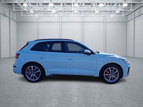 Used 2024 Audi Q5 e Premium Plus image 4