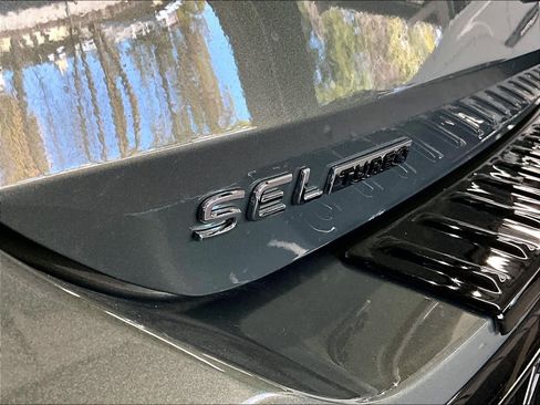New 2026 Volkswagen Tiguan SEL R-Line AWD/4WD image 8