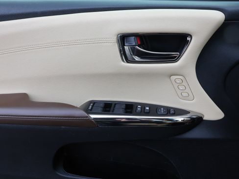 Used 2018 Toyota Avalon XLE Premium image 12