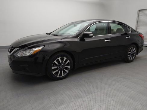 Used 2016 Nissan Altima 2.5 SV image 2