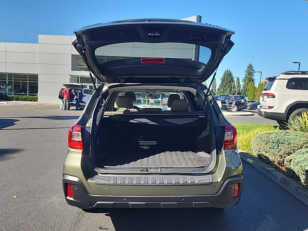 Used 2018 Subaru Outback 2.5i Limited AWD/4WD image 16