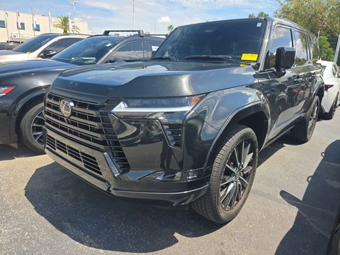 Used 2026 Lexus GX 550 w/ Cold Area Package AWD/4WD image 3