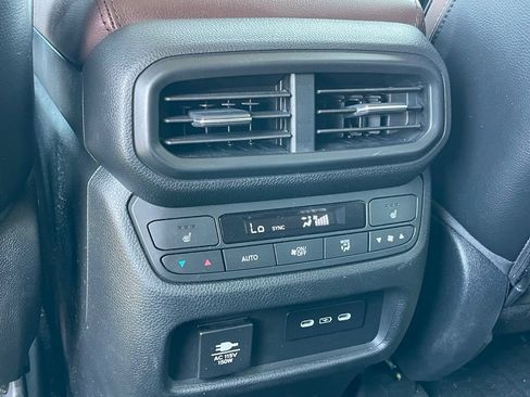 Used 2024 Honda Pilot Elite image 9