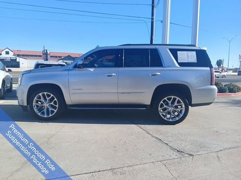 Used 2020 GMC Yukon SLT w/ Premium Edition image 6