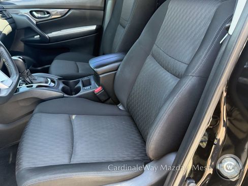 Used 2020 Nissan Rogue SV FWD image 20
