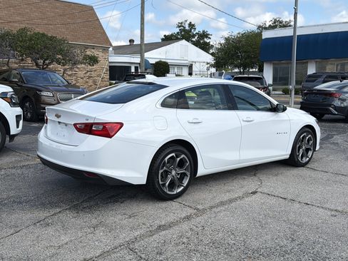 Used 2024 Chevrolet Malibu LT FWD image 3