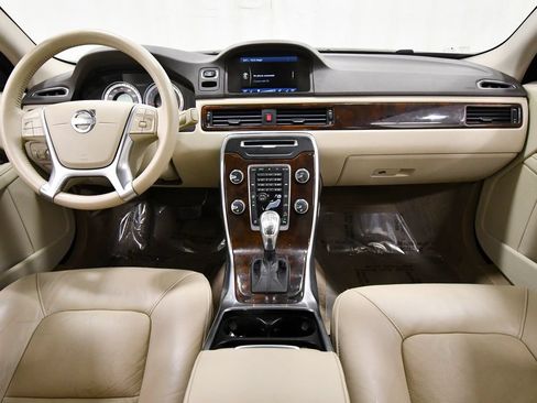 Used 2013 Volvo XC70 T6 AWD/4WD image 3