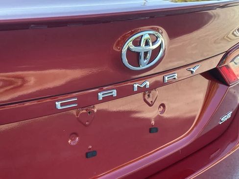 Used 2023 Toyota Camry SE FWD image 11