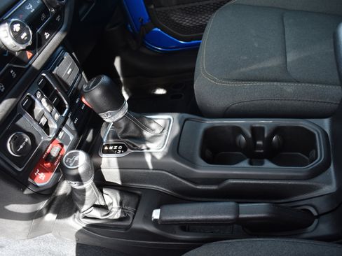 Used 2024 Jeep Gladiator Sport image 22