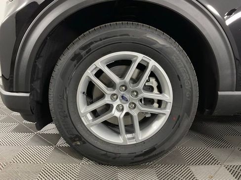 New 2025 Ford Explorer Active w/ Active Comfort Package image 10