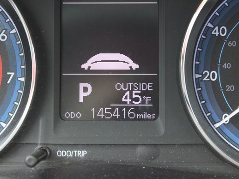 Used 2019 Toyota Corolla LE image 30