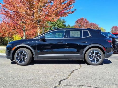 New 2026 Chevrolet Equinox EV LT image 3