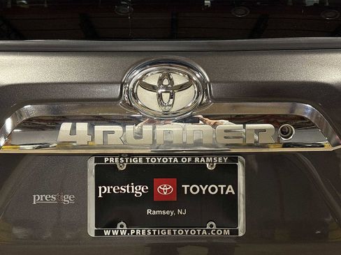 Used 2013 Toyota 4Runner SR5 w/ Convenience Pkg image 25