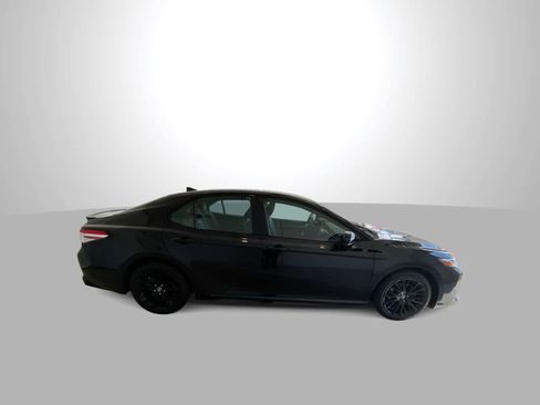Used 2020 Toyota Camry SE FWD image 9