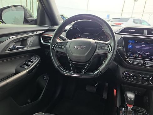 Used 2021 Chevrolet TrailBlazer RS w/ Sun and Liftgate Package FWD image 10