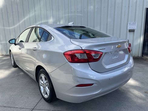 Used 2017 Chevrolet Cruze LT w/ Convenience Package image 4