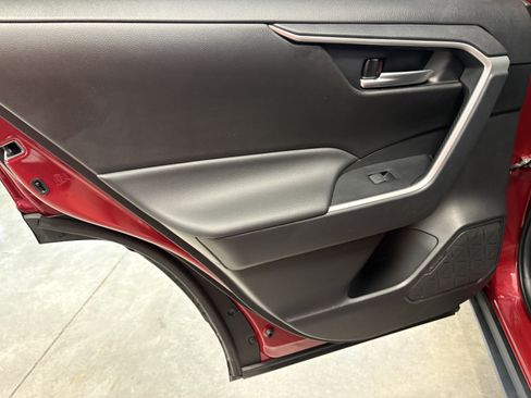 Used 2025 Toyota RAV4 XLE FWD image 9