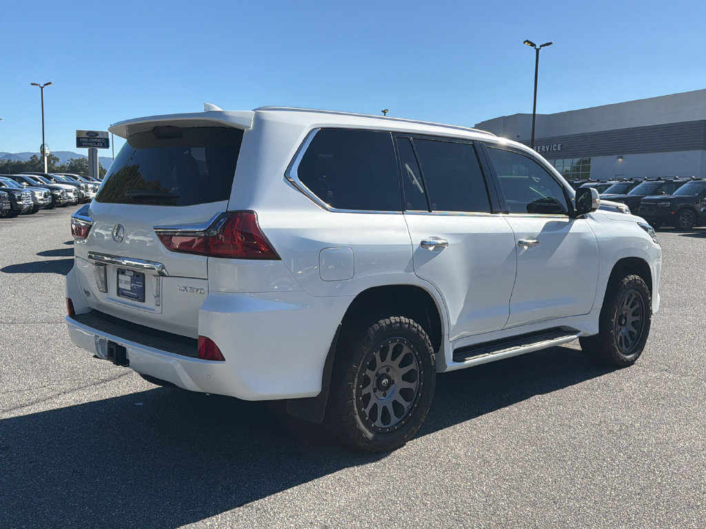 Used 2017 Lexus LX 570 4WD w/ Luxury Package image 7