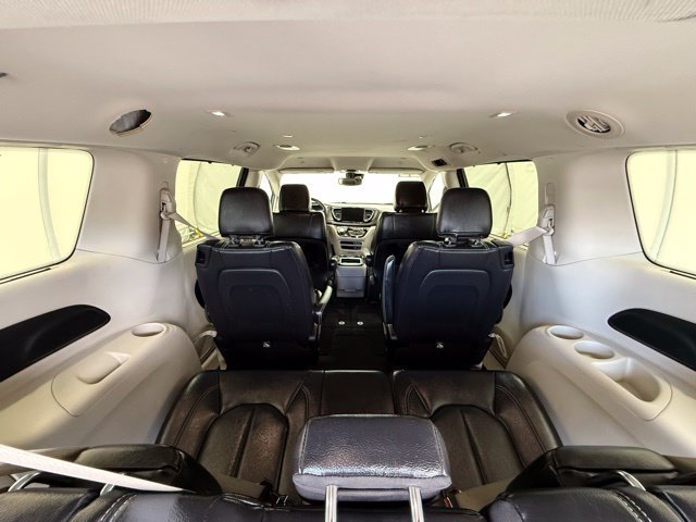 Used 2022 Chrysler Pacifica Touring-L FWD image 30