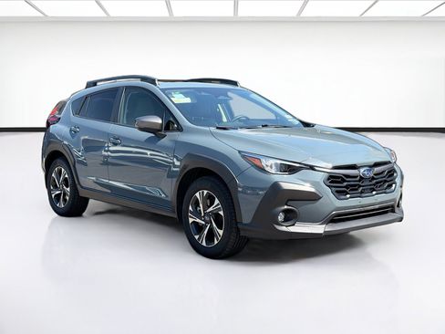 Used 2024 Subaru Crosstrek 2.0i Premium AWD/4WD image 3