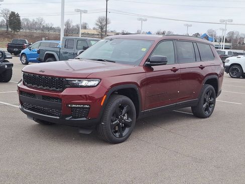 New 2025 Jeep Grand Cherokee L Limited w/ Black Appearance Package image 2