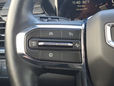 Used 2025 GMC Acadia Elevation image 24