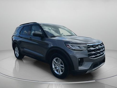 New 2026 Ford Explorer Active w/ Active Comfort Package image 2