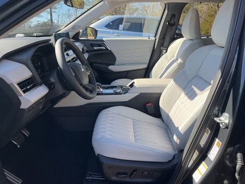 New 2026 Mitsubishi Outlander SEL FWD image 17