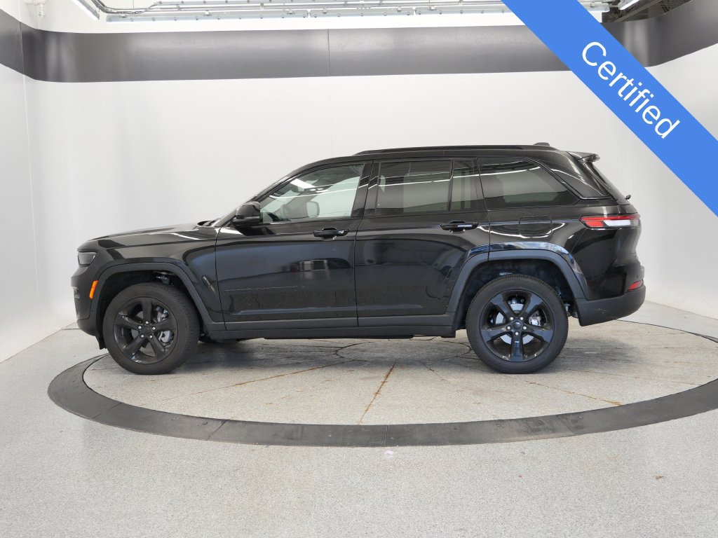 Certified 2024 Jeep Grand Cherokee Altitude AWD/4WD image 2